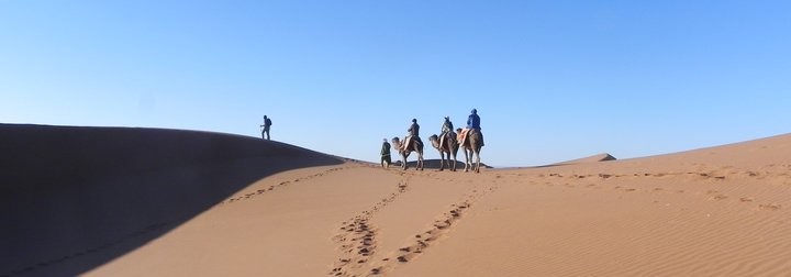 Randonnée dans le désert au Maroc